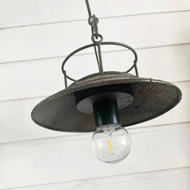 ソーラータイプでシャビ―なガーデンライトが届きました